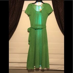 Green polka square dress